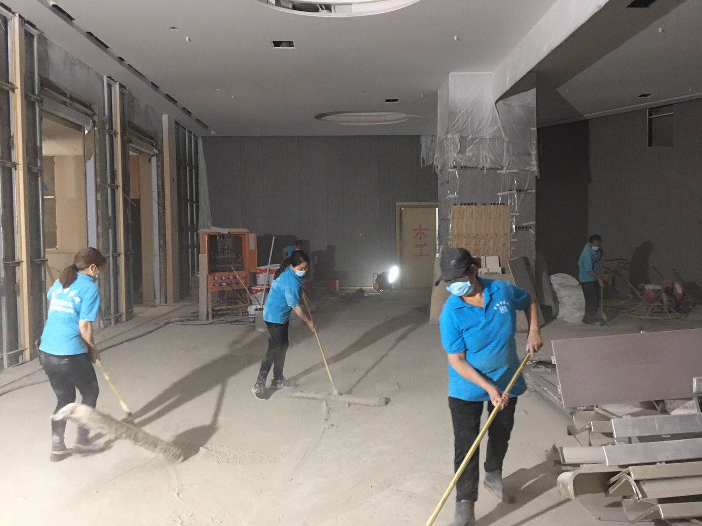 玻璃清洗_成都保洁公司_成都清洁公司_开荒保洁_家庭保洁_工程保洁
